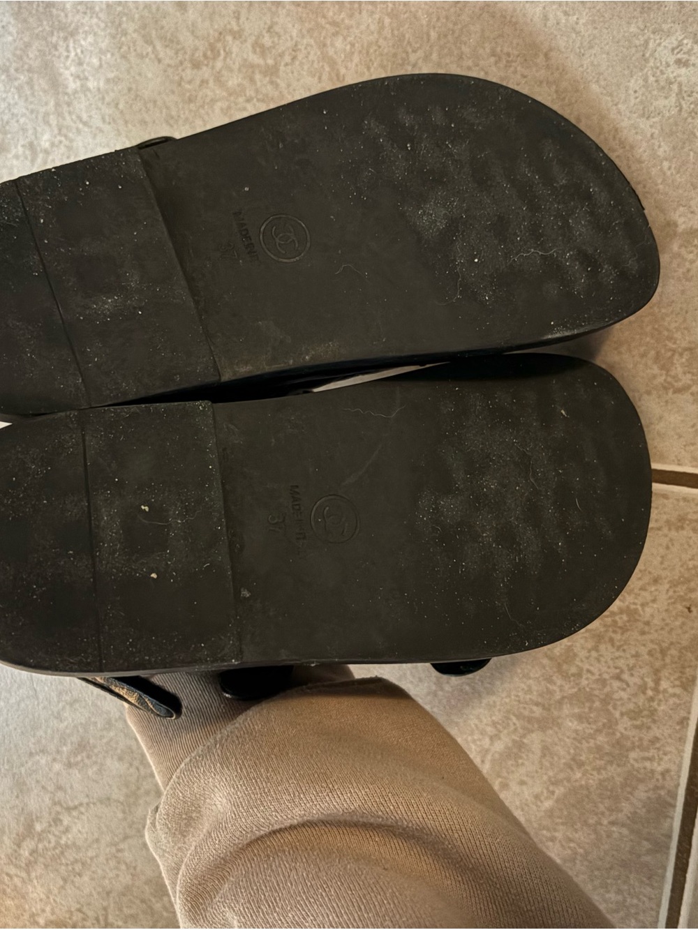Designer inspired sandals - Picture 3 of 4